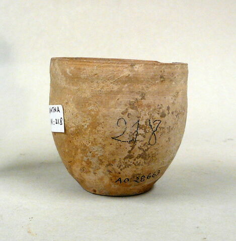 vase, image 2/2