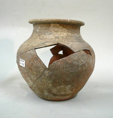 vase, image 2/2