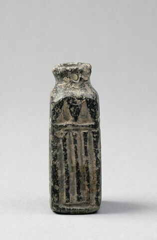 vase ; boîte à fard, image 2/2