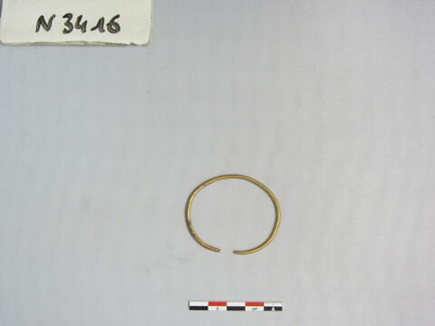 bracelet, image 2/2