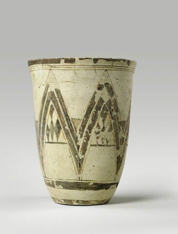 vase, image 3/3