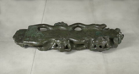 table, image 3/8