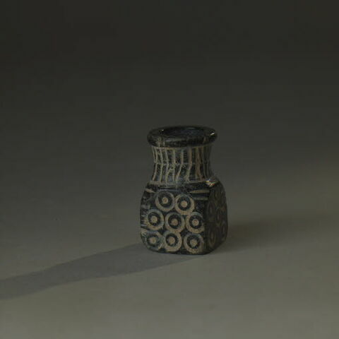 vase, image 4/4