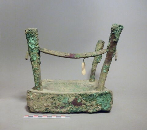 socle  ; crapaudine, image 3/3