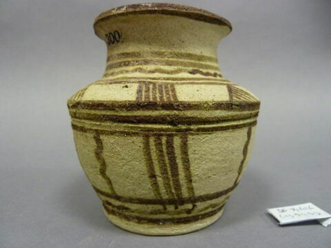 vase, image 2/3