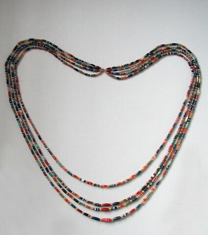 collier ; perle, image 2/2