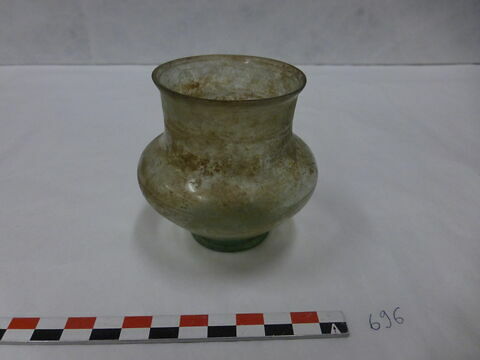 vase, image 2/3