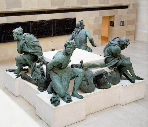 Monument de la place des Victoires à Paris