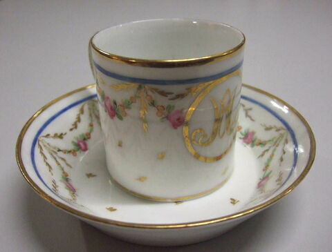 Tasse et sa soucoupe, d'une paire (OA 9594 25 CD), faisant partie du nécessaire de Marie-Antoinette