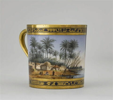 Tasse "Vue de Zaoùyéh", du cabaret égyptien de Napoléon Ier (36 pièces), ou "cabaret du service de l'Empereur"