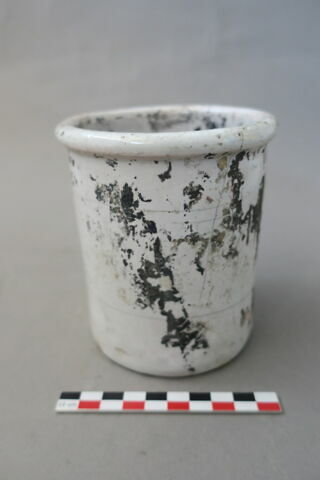 pot, image 3/5