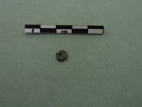 rivet, image 3/3