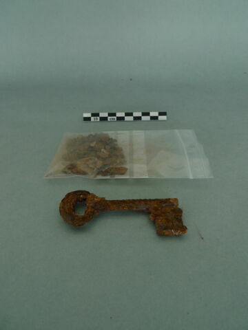 clef, image 3/3