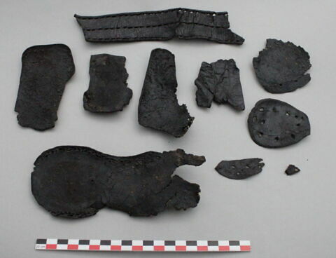 talon de chaussure, fragment ; semelle de chaussure, fragment ; chaussure, fragment, image 2/3