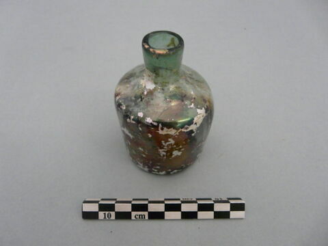 flacon cylindrique, fragment