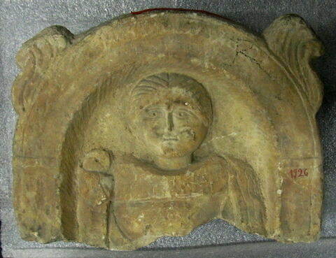 Stèle votive à Saturne (fragment)