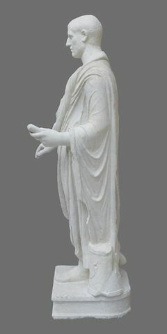 statue, image 3/5