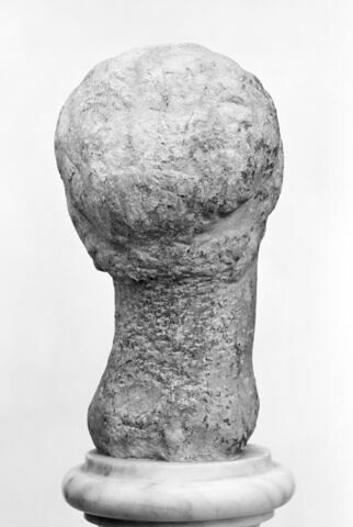 statuette, image 2/4