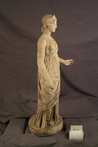 statuette, image 2/5