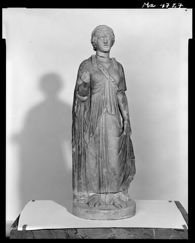 statuette, image 3/3