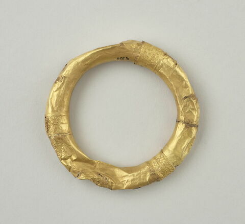 bracelet, image 3/3