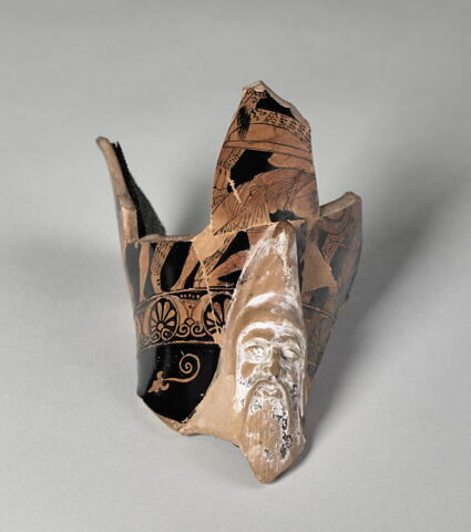 rhyton  ; vase plastique, image 3/13