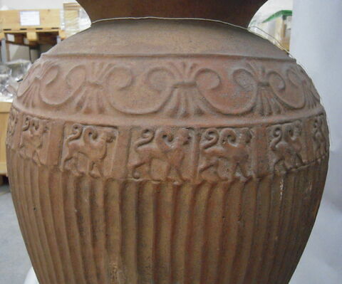 pithos, image 2/2