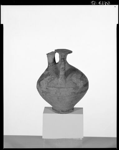 vase à étrier, image 2/3