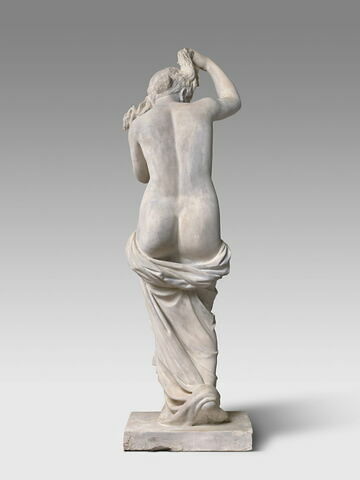 statue, image 2/5