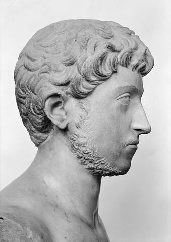 statue, image 3/4