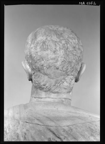 statue, image 11/12