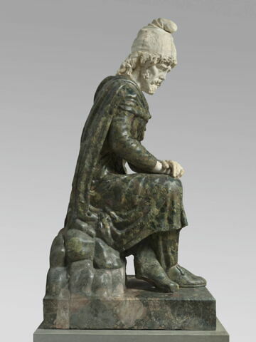 statue, image 3/10