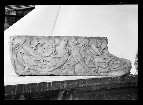 Sarcophage d'enfant