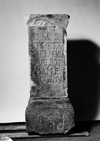 autel funéraire ; inscription