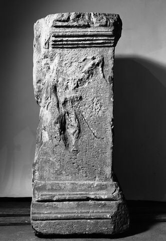 autel funéraire ; inscription, image 2/3