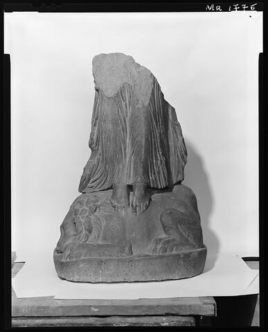 statue, image 10/13