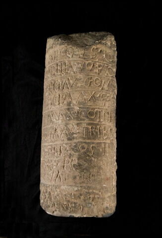 borne ; inscription, image 5/6