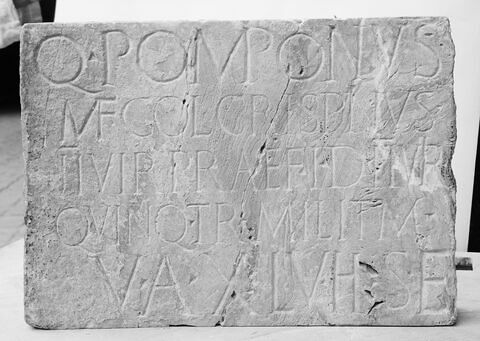 inscription, image 2/2