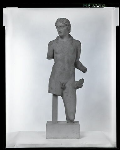 statuette