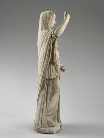 statuette, image 8/10