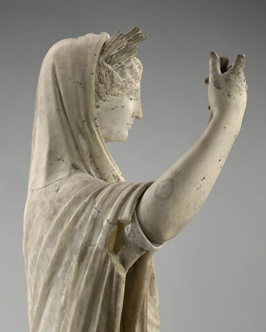 statuette, image 9/10