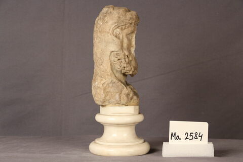 statuette