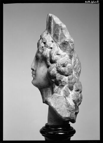 statuette, image 7/8