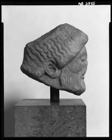 statue, image 6/11