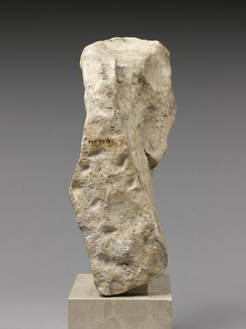 statuette, image 2/4