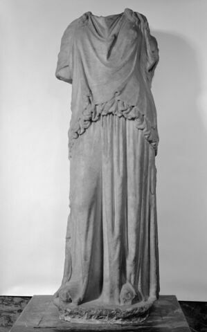 statue, image 16/21