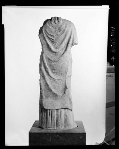 statue, image 10/21