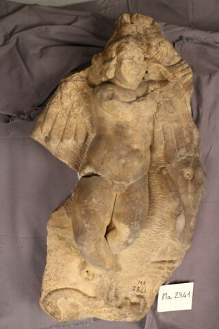 statuette, image 2/2