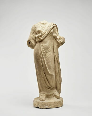 statuette