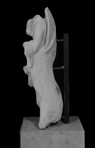 statuette, image 4/4